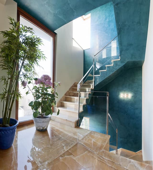 Zauberhafte Villa in modernem Stil in der Wohnsiedlung Condomina, in San Juan (Alicante).