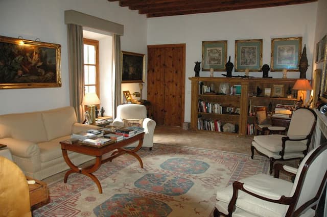 Majestuosa finca rústica de origen islámico con alberca y coto de caza en una zona privilegiada de Mallorca.