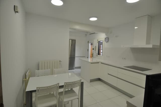Villa en venta en Jávea, con jardín cerca de la playa.