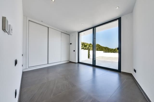 Villa en venta en Jávea con un diseño moderno y vistas.