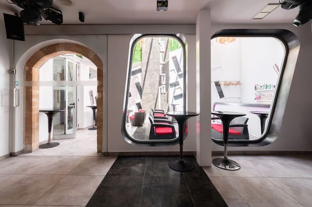 Gebouw met pub en villa te koop in het centrum van Jávea.