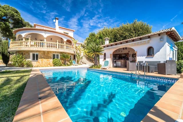 Exclusive Mediterranean-style villa a short distance away from the beach in Portichol, Jávea.