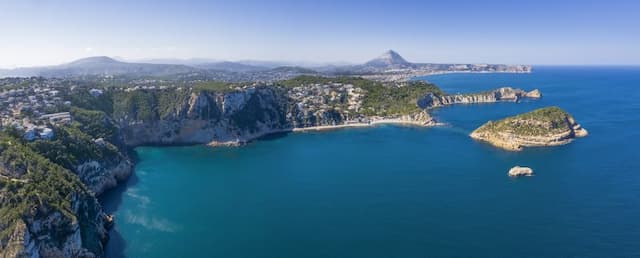 Villa with spectacular sea views located in Mar Azul, Jávea.