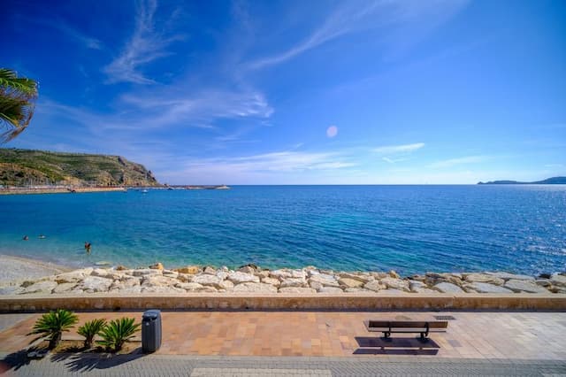 Maison sur la promenade du port de Jávea.