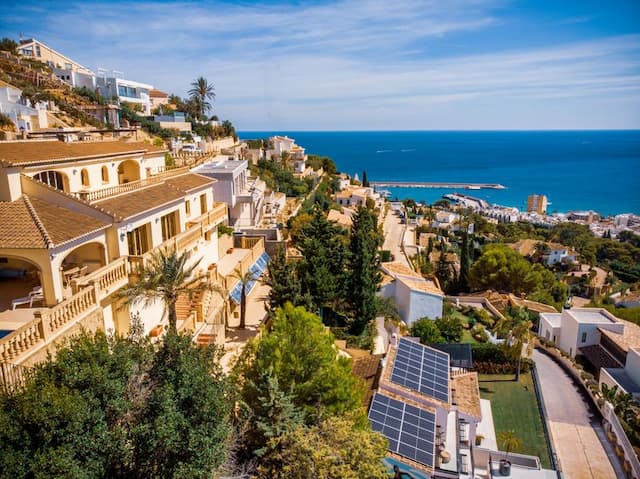 Villa with fantastic sea views located in La Corona, Jávea.