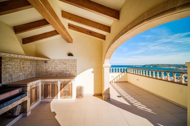 Villa with fantastic sea views located in La Corona, Jávea.