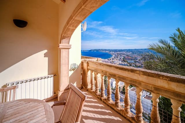 Villa with fantastic sea views located in La Corona, Jávea.