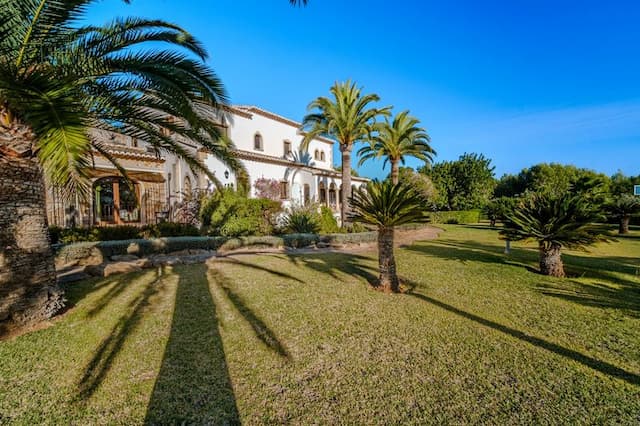 Tradycyjna śródziemnomorska posiadłość w rejonie Montgó Valls, Jávea.