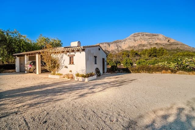 Tradycyjna śródziemnomorska posiadłość w rejonie Montgó Valls, Jávea.