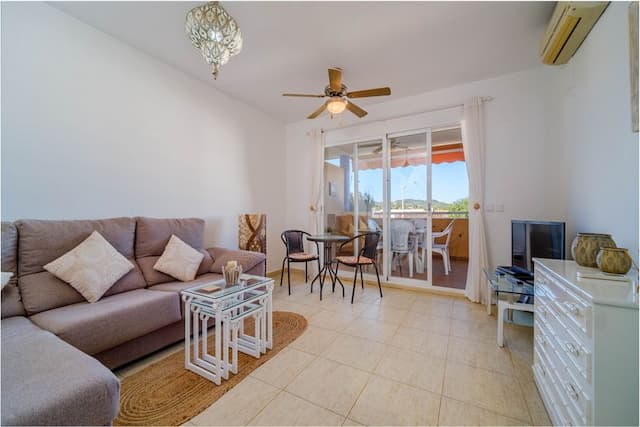 Beautiful duplex penthouse in a very quiet urbanisation close to the beach, in the area of Cala Blanca, in Jávea, Alicante.