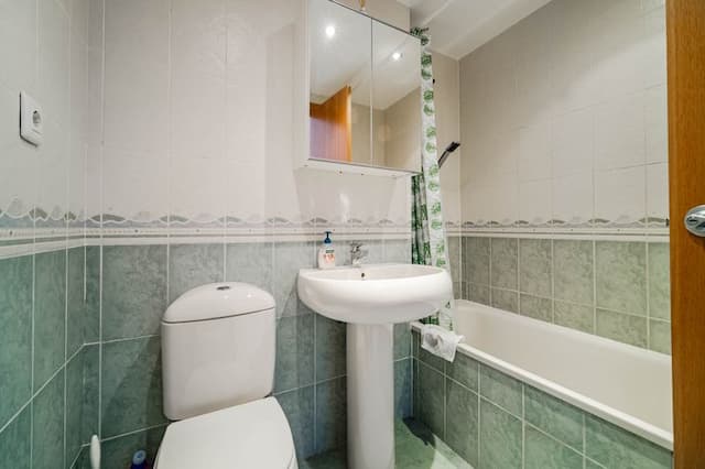 Beautiful duplex penthouse in a very quiet urbanisation close to the beach, in the area of Cala Blanca, in Jávea, Alicante.