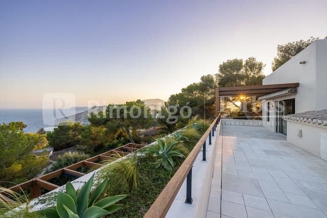 Luxus-Ibizastil-Villa mit Meerblick in Costa Nova Panorama, Jávea