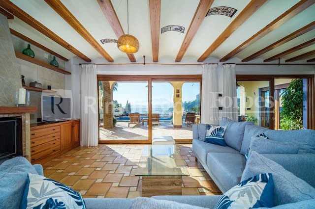 Villa de style méditerranéen avec vue sur la mer à Moraira, Alicante, à quelques mètres de la plage de Portet