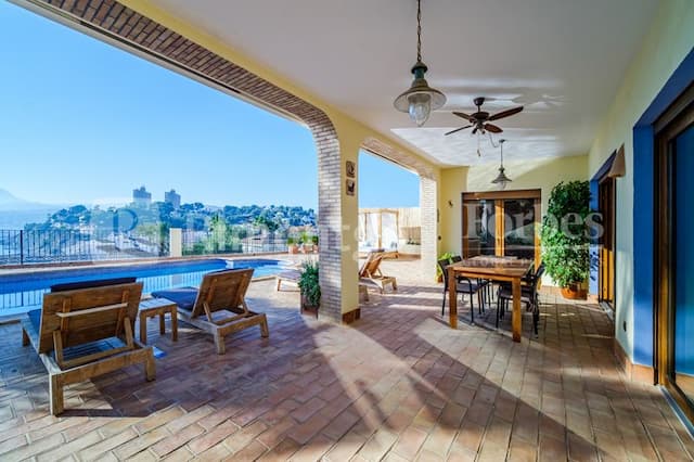 Villa de style méditerranéen avec vue sur la mer à Moraira, Alicante, à quelques mètres de la plage de Portet