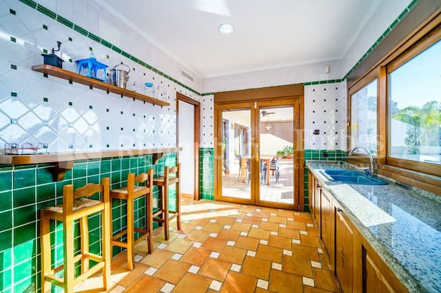 Villa de style méditerranéen avec vue sur la mer à Moraira, Alicante, à quelques mètres de la plage de Portet