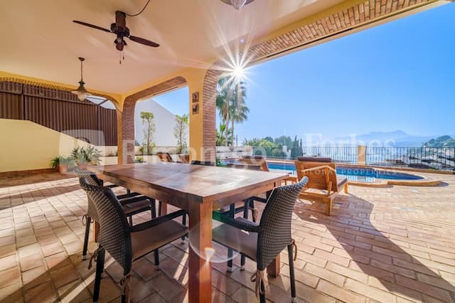Villa de style méditerranéen avec vue sur la mer à Moraira, Alicante, à quelques mètres de la plage de Portet