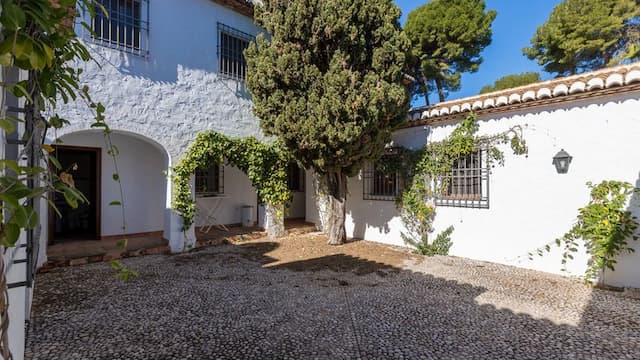 Domaine seigneurial avec vaste terrain et magnifiques jardins à Tosalet, Jávea, Alicante.