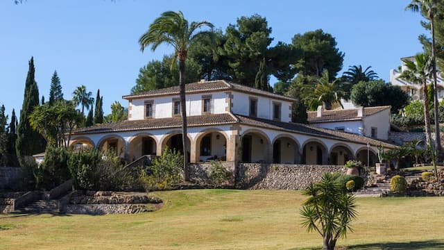 Domaine seigneurial avec vaste terrain et magnifiques jardins à Tosalet, Jávea, Alicante.