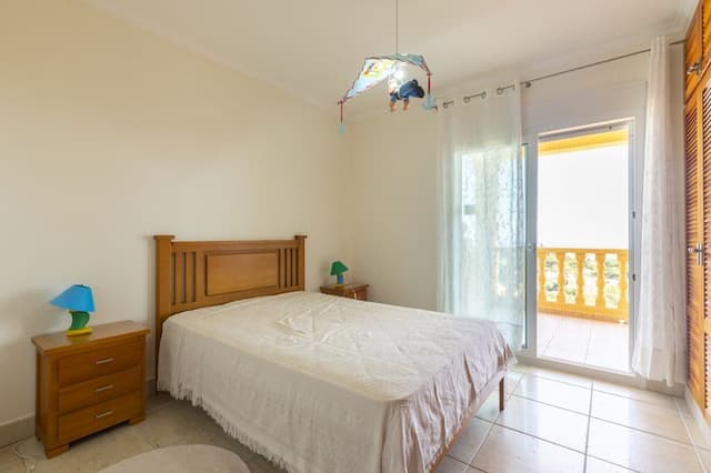 Geräumige Villa mit Blick auf die Insel Portichol in der Urbanisation Balcon al Mar de Jávea.