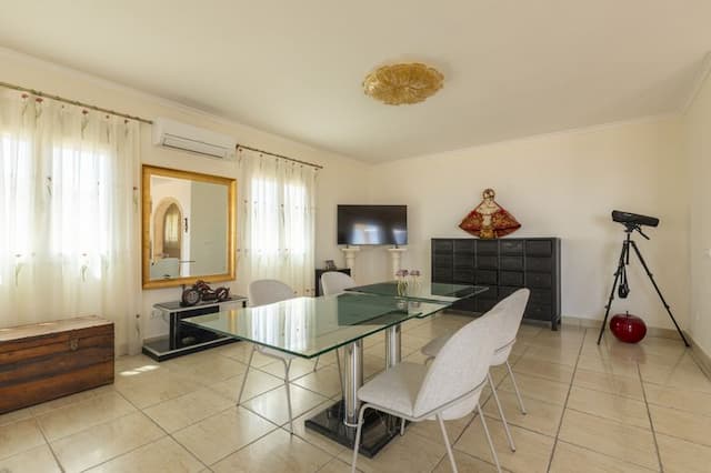 Geräumige Villa mit Blick auf die Insel Portichol in der Urbanisation Balcon al Mar de Jávea.