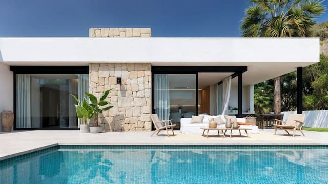 Villa dans la construction de style Ibiza/Méditerranéen dans l'urbanisation Racó de Nadal à Benitachell, Alicante
