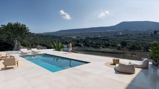Villa dans la construction de style Ibiza/Méditerranéen dans l'urbanisation Racó de Nadal à Benitachell, Alicante