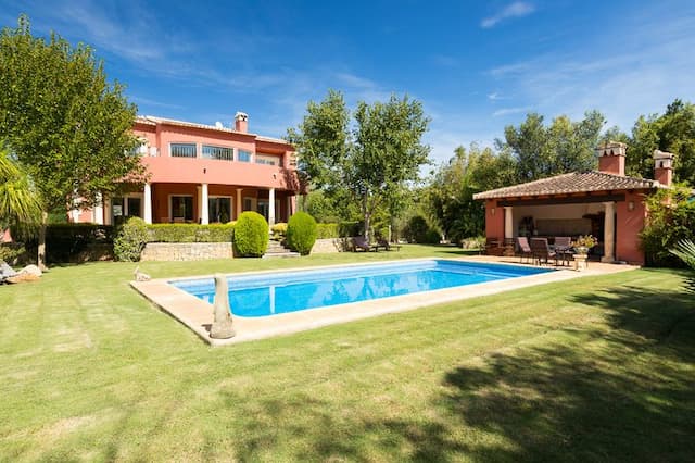 Exclusive Villa in Tarraula, Jávea: Luxury and Comfort in a Natural Setting