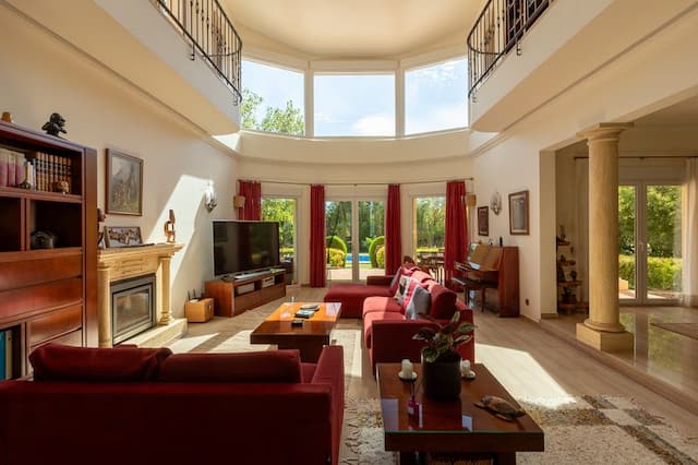 Exclusive Villa in Tarraula, Jávea: Luxury and Comfort in a Natural Setting