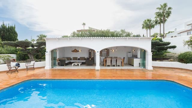Schöne Villa zum Verkauf in Pinosol, Jávea