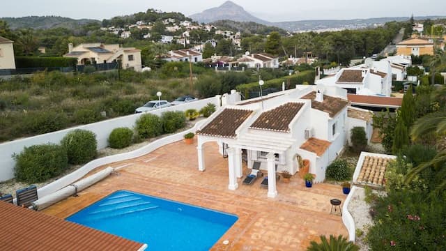 Schöne Villa zum Verkauf in Pinosol, Jávea