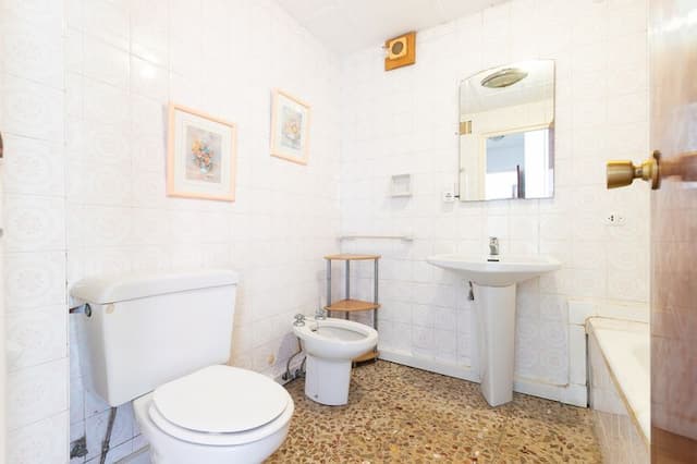 Flat for sale in Puerto, Jávea, Alicante, a few metres from the sea with beautiful views.