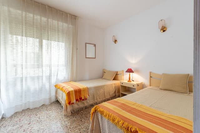 Flat for sale in Puerto, Jávea, Alicante, a few metres from the sea with beautiful views.