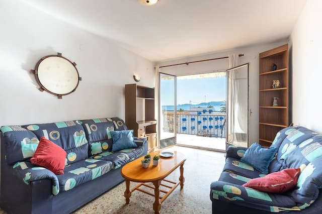 Flat for sale in Puerto, Jávea, Alicante, a few metres from the sea with beautiful views.