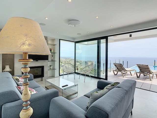 Villa de style moderne avec vue sur la mer à Cumbre del Sol, Benitachell (Alicante)