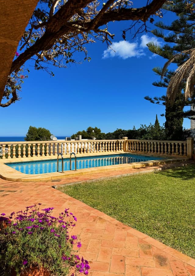 Villa de style méditerranéen avec vue sur la mer à Tosalet, Jávea