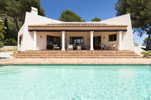 Villa im mediterranen Stil mit freiem Blick auf das Tal, gelegen in Montgó, Jávea (Alicante)