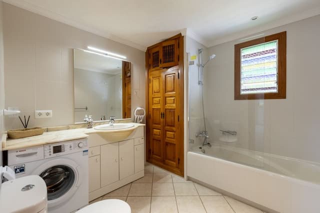 Exclusiva villa renovada en Toscal, Jávea, con piscina privada y apartamento de invitados