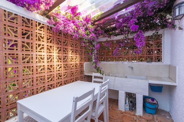 Exclusiva villa renovada en Toscal, Jávea, con piscina privada y apartamento de invitados