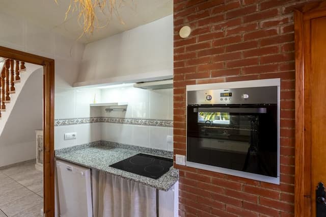 Exclusiva villa renovada en Toscal, Jávea, con piscina privada y apartamento de invitados