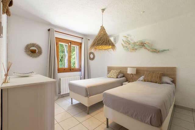 Exclusiva villa renovada en Toscal, Jávea, con piscina privada y apartamento de invitados