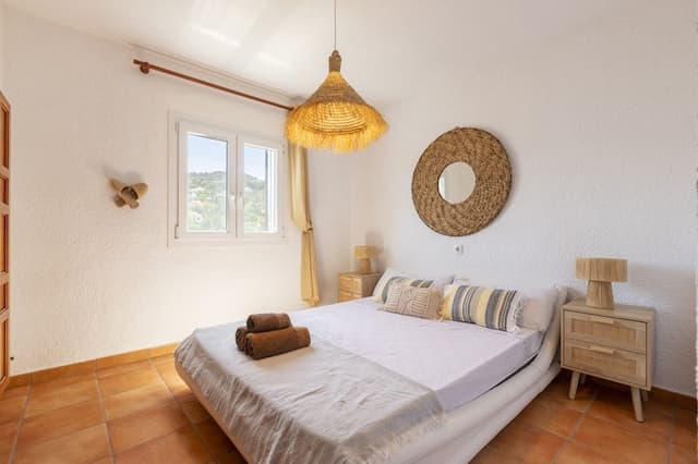 Exclusiva villa renovada en Toscal, Jávea, con piscina privada y apartamento de invitados