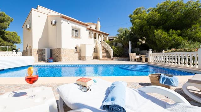 Elegant villa with fantastic views of the sea and the island of Portichol in Jávea (Alicante) Spain