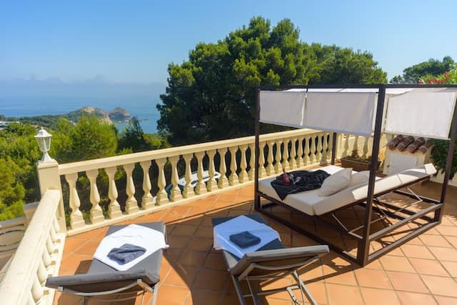 Elegant villa with fantastic views of the sea and the island of Portichol in Jávea (Alicante) Spain