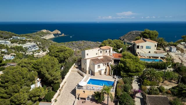 Elegant villa with fantastic views of the sea and the island of Portichol in Jávea (Alicante) Spain