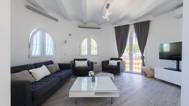 Elegant villa with fantastic views of the sea and the island of Portichol in Jávea (Alicante) Spain