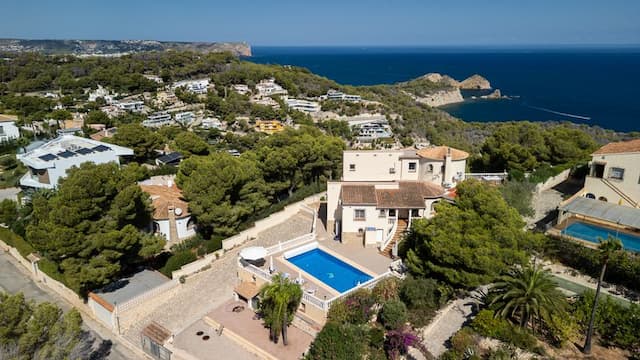 Elegant villa with fantastic views of the sea and the island of Portichol in Jávea (Alicante) Spain