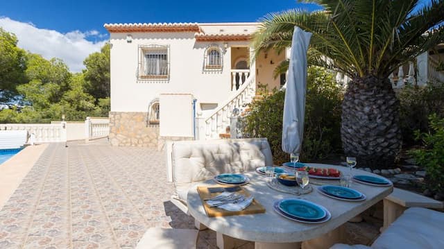 Elegant villa with fantastic views of the sea and the island of Portichol in Jávea (Alicante) Spain