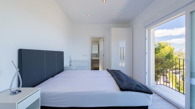 Elegant villa with fantastic views of the sea and the island of Portichol in Jávea (Alicante) Spain