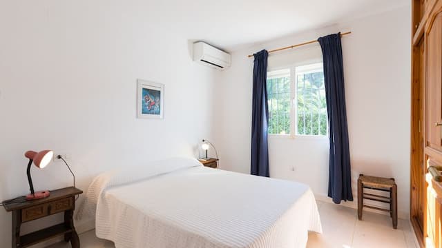 Spacious villa with swimming pool and partial sea views in Cap Marti, Jávea