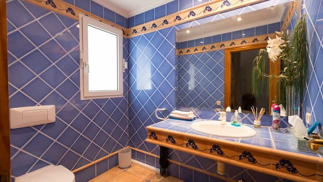 Mediterranean villa in the prestigious Portichol area of Jávea with panoramic views of Jávea Bay and Cabo de San Antonio.
